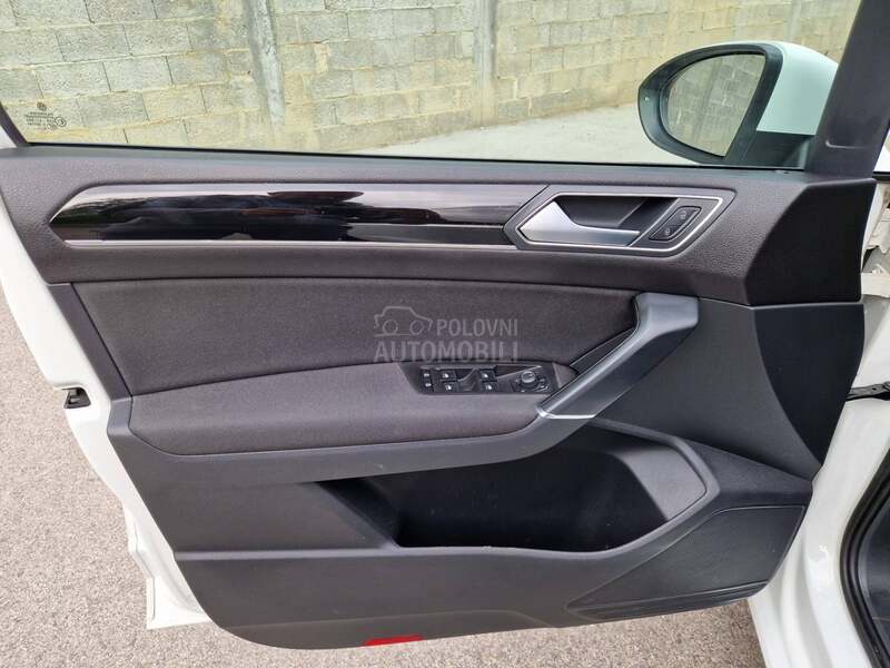 Volkswagen Touran 2.0 TDI DSG/F.U.L
