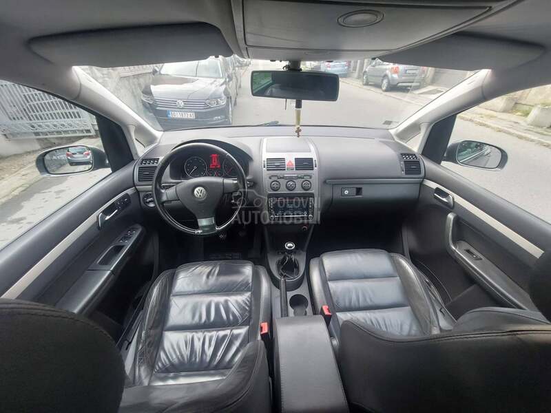 Volkswagen Touran 