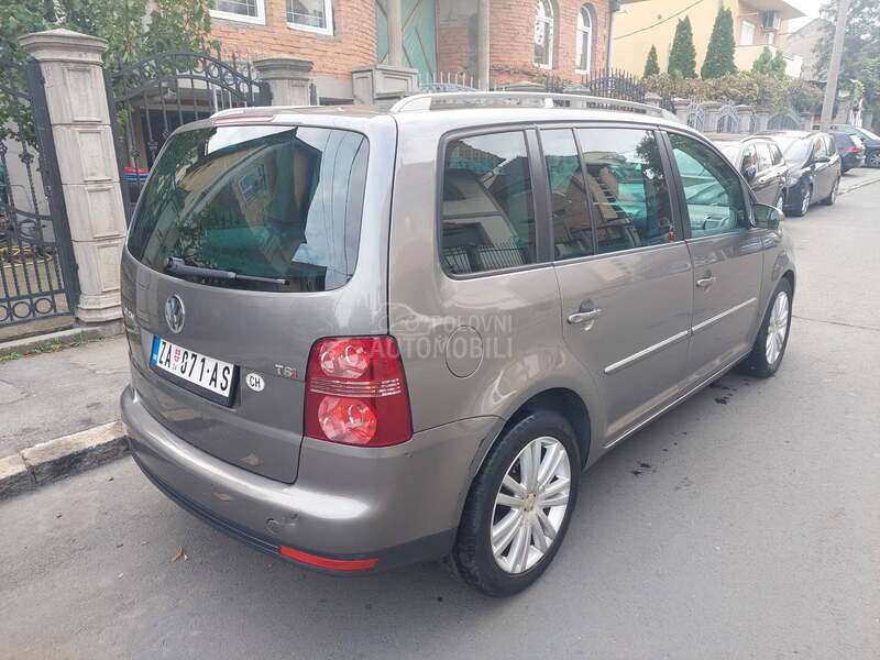 Volkswagen Touran 