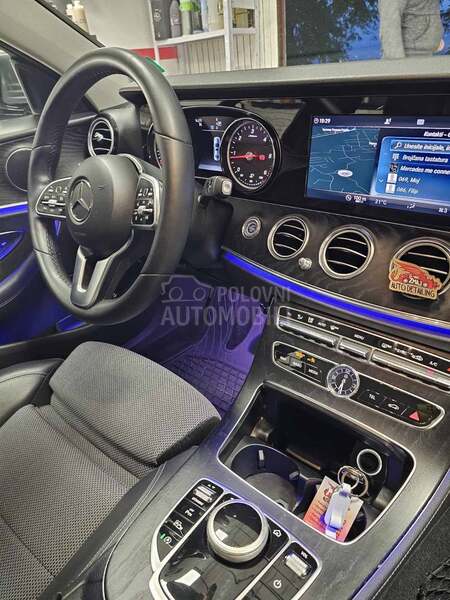 Mercedes Benz E 220 D/avangarde