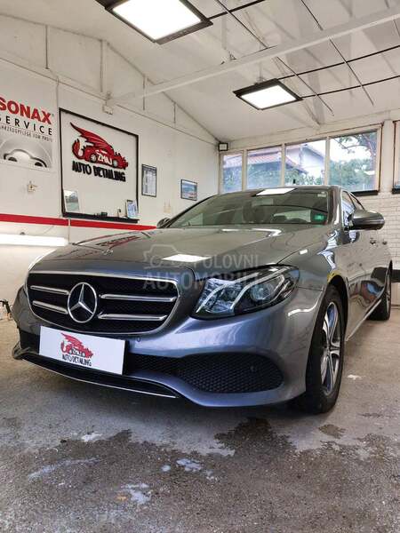 Mercedes Benz E 220 D/avangarde