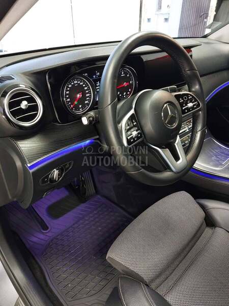 Mercedes Benz E 220 D/avangarde