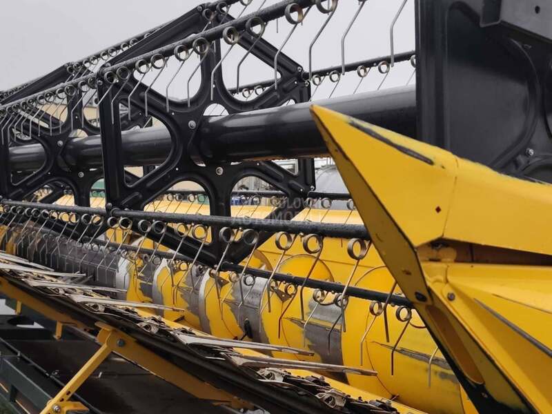 New Holland CR 9090