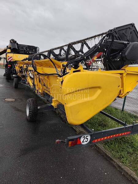 New Holland CR 9090