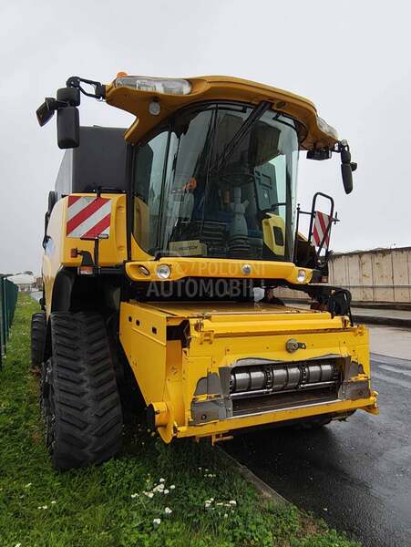New Holland CR 9090