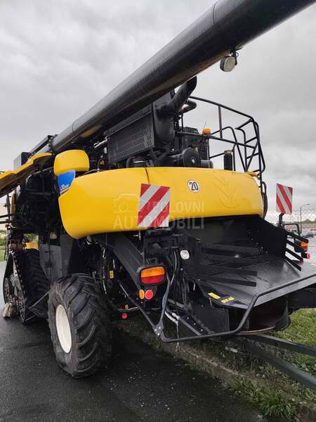 New Holland CR 9090