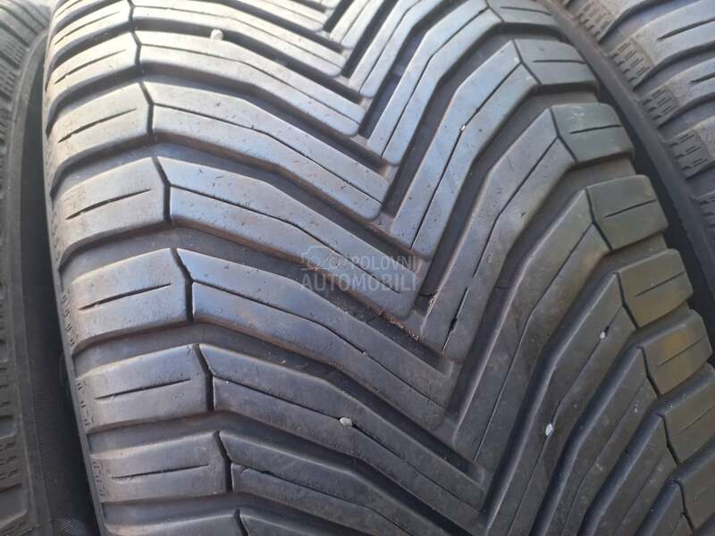 Michelin 235/60 R17 Zimska