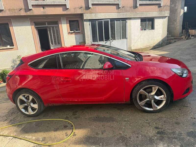 Opel Astra J 2.0cdt 2012. god. -  kompletan auto u delovima