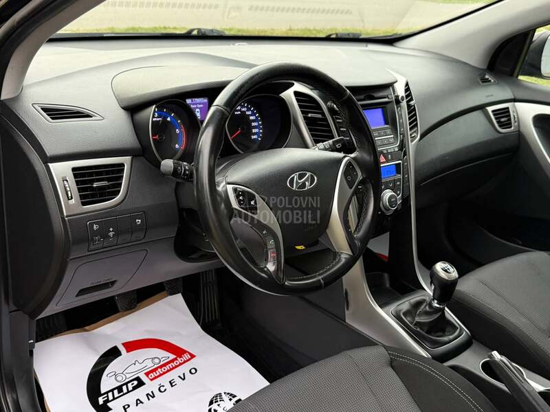 Hyundai i30 1.6 CRDI LED