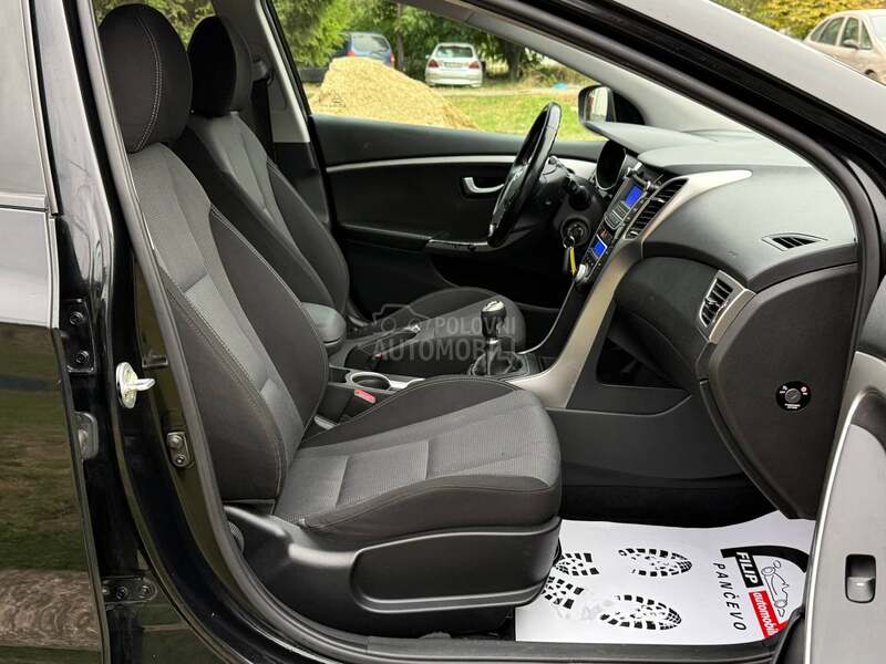 Hyundai i30 1.6 CRDI LED
