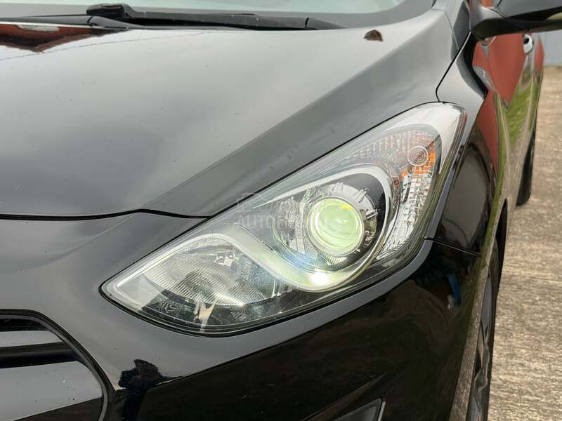 Hyundai i30 1.6 CRDI LED