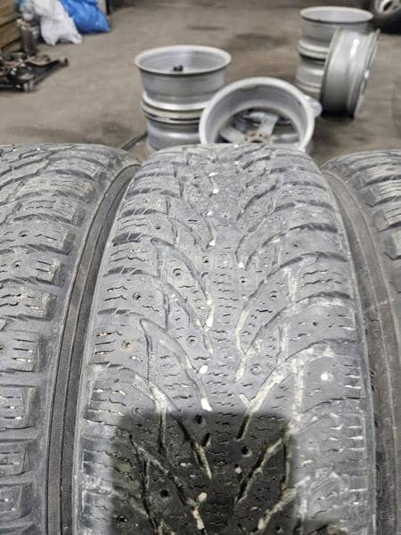 Nokian 215/65 R16 Zimska