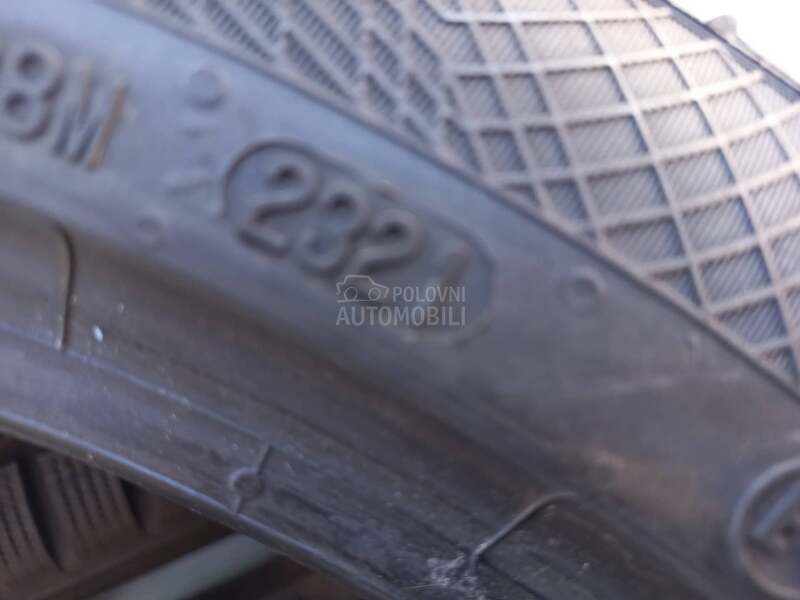 Continental 215/45 R18 Zimska