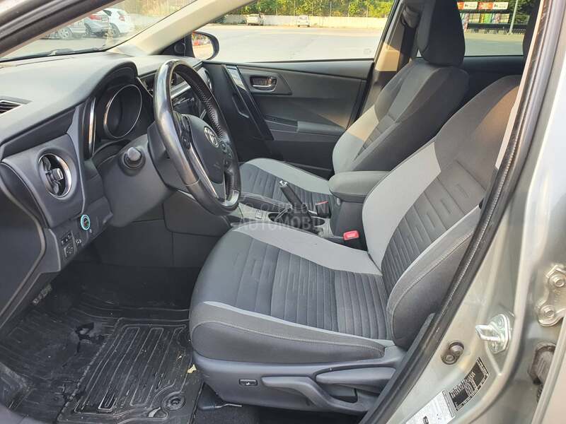 Toyota Auris 1.8 hybrid