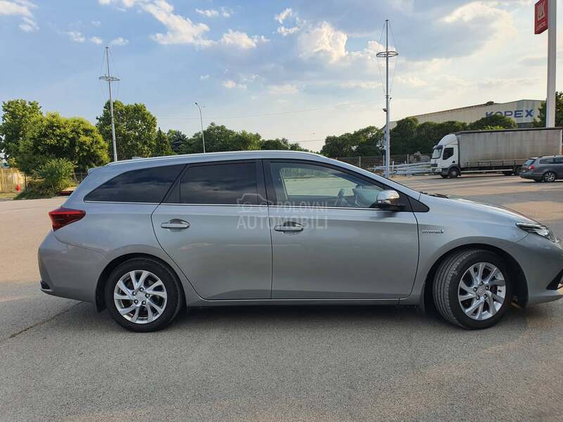 Toyota Auris 1.8 hybrid