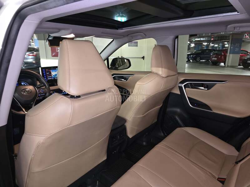 Toyota RAV 4 PREMIUM AWD