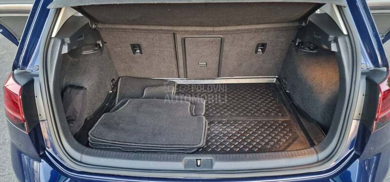 Volkswagen Golf 7 1.5 TSI HIGHLINE