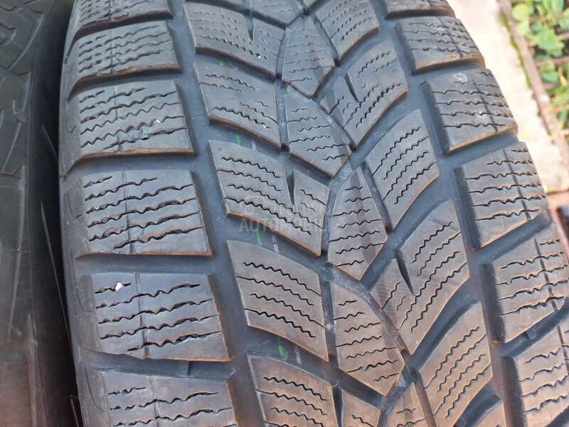 Goodyear 235/65 R17 Zimska
