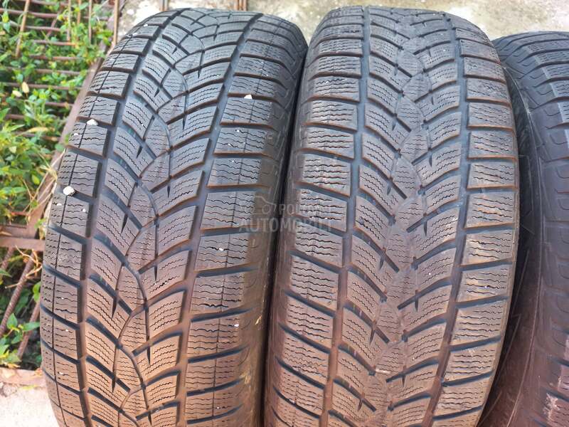 Goodyear 235/65 R17 Zimska