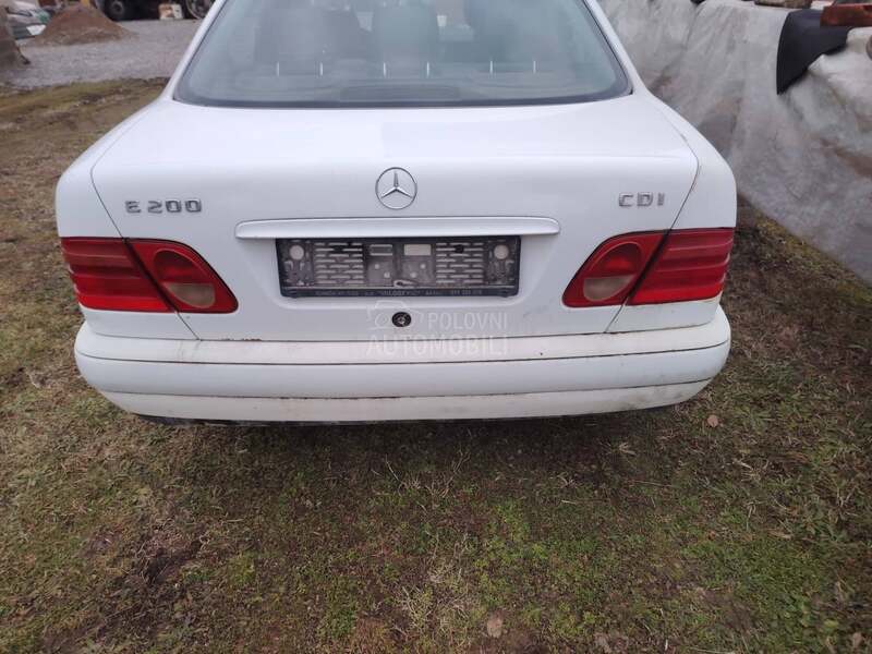 Mercedes Benz E 200 E200