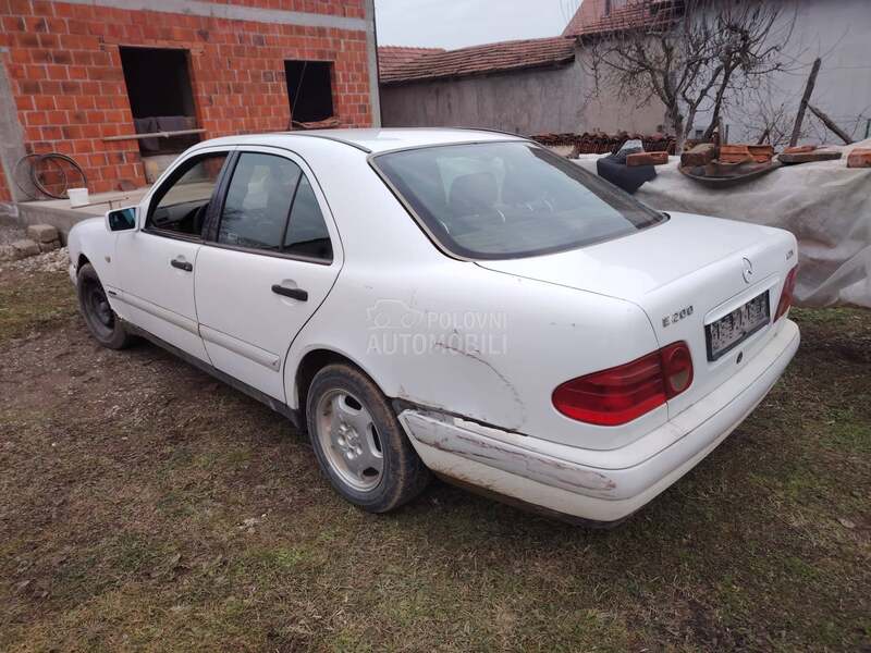 Mercedes Benz E 200 E200