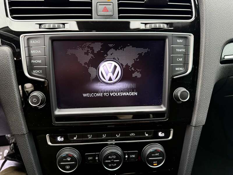 Volkswagen Golf 7 Dsg/Pan/Nav