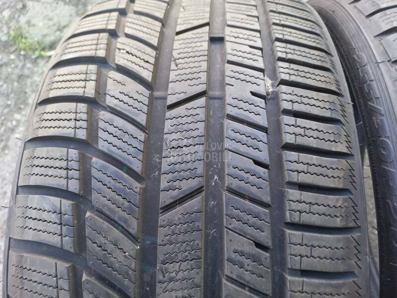 Toyo 255/30 R20 Zimska