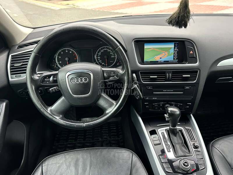Audi Q5 TFSI//QUATRO//NAV//