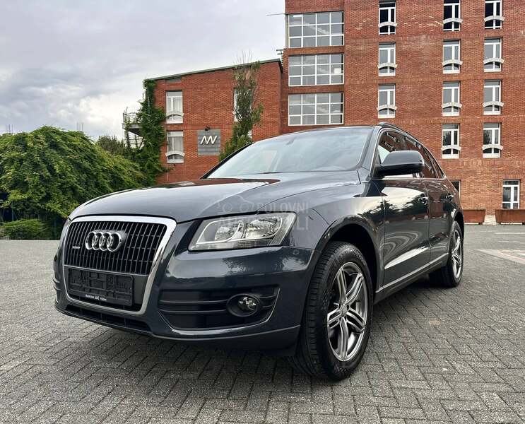 Audi Q5 TFSI//QUATRO//NAV//