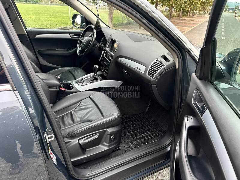 Audi Q5 TFSI//QUATRO//NAV//