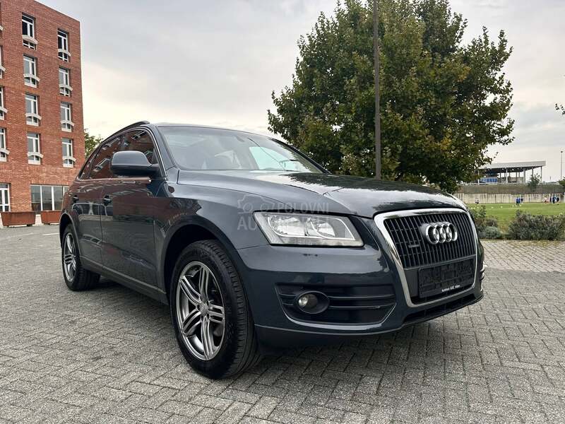 Audi Q5 TFSI//QUATRO//NAV//