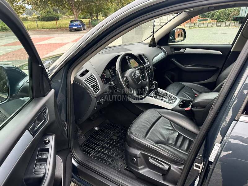Audi Q5 TFSI//QUATRO//NAV//