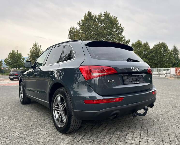 Audi Q5 TFSI//QUATRO//NAV//