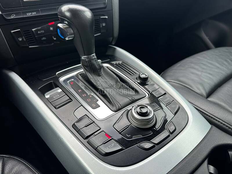 Audi Q5 TFSI//QUATRO//NAV//
