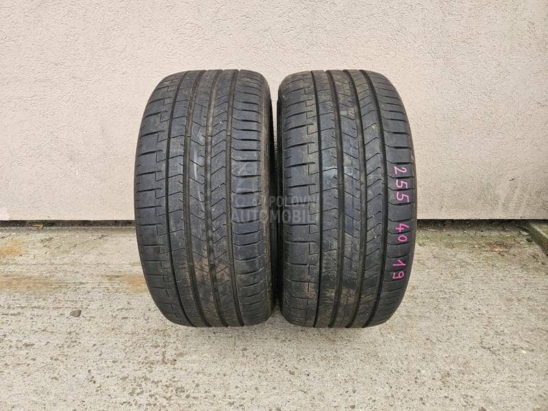 Pirelli 255/40 R19 Letnja