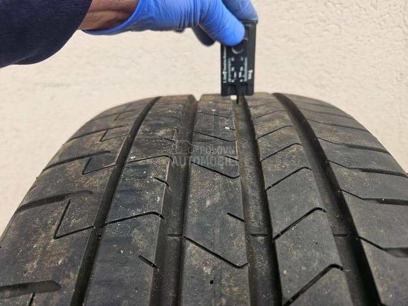 Pirelli 255/40 R19 Letnja