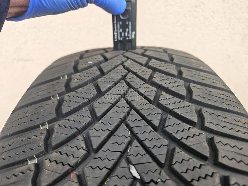 Bridgestone 235/55 R19 Zimska