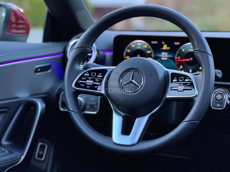 Mercedes Benz CLA 200 d  PANO/MULT/360KAM