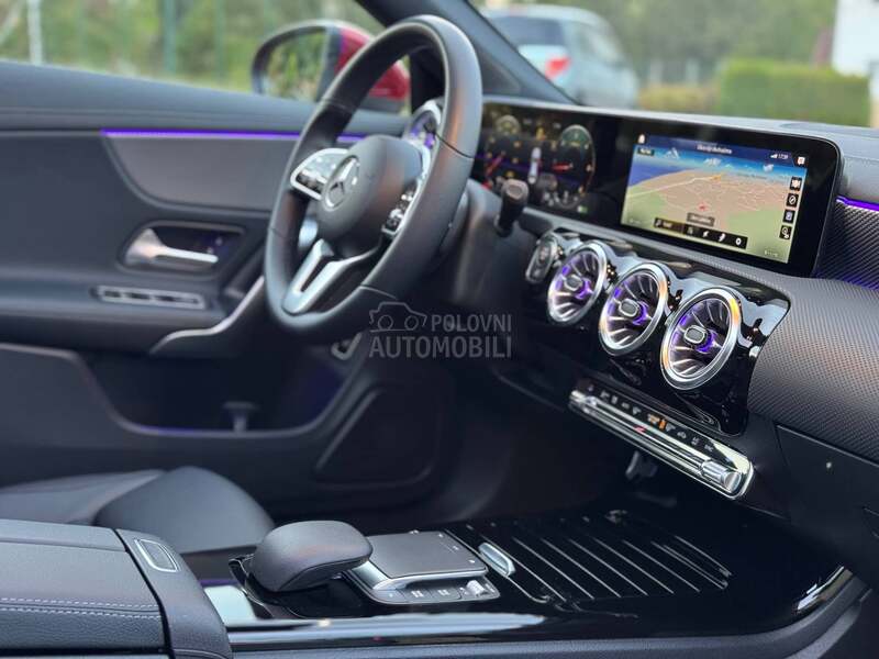 Mercedes Benz CLA 200 d  PANO/MULT/360KAM