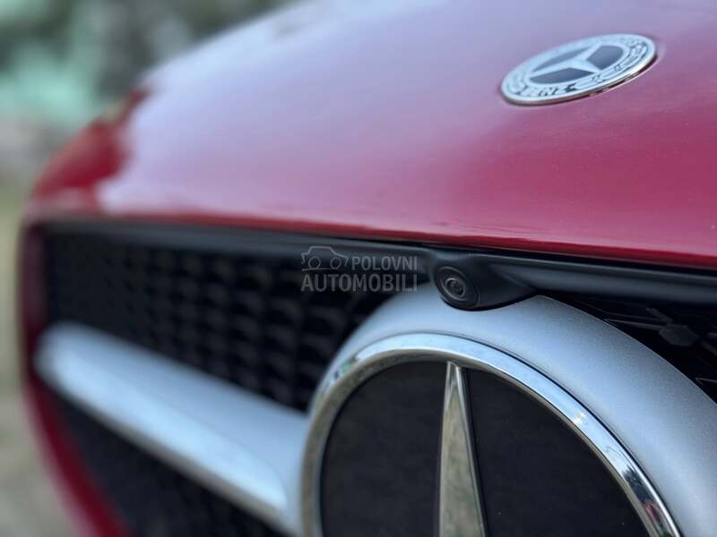 Mercedes Benz CLA 200 d  PANO/MULT/360KAM
