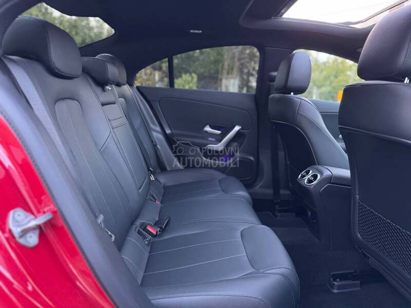 Mercedes Benz CLA 200 d  PANO/MULT/360KAM