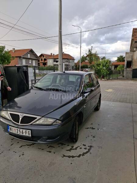 Lancia Ypsilon 