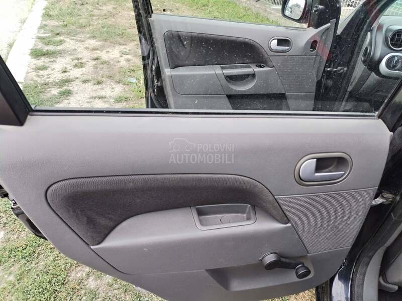 Ford Fiesta o