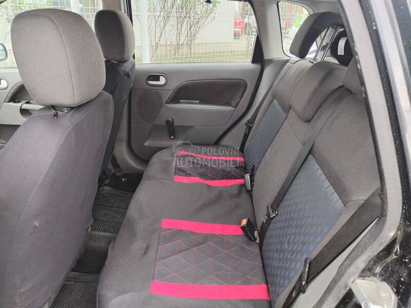 Ford Fiesta o