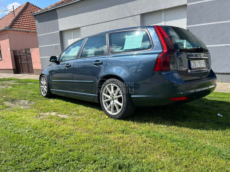 Volvo V50 