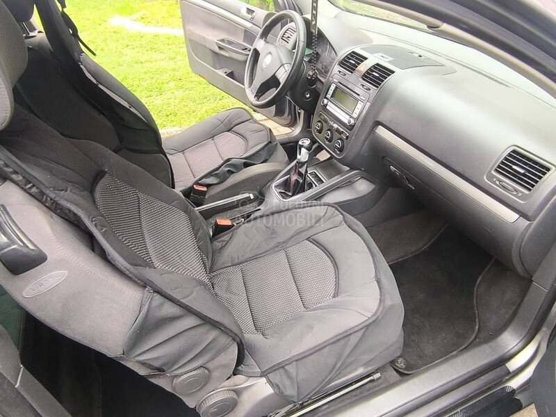 Volkswagen Golf 5 2,0tdi