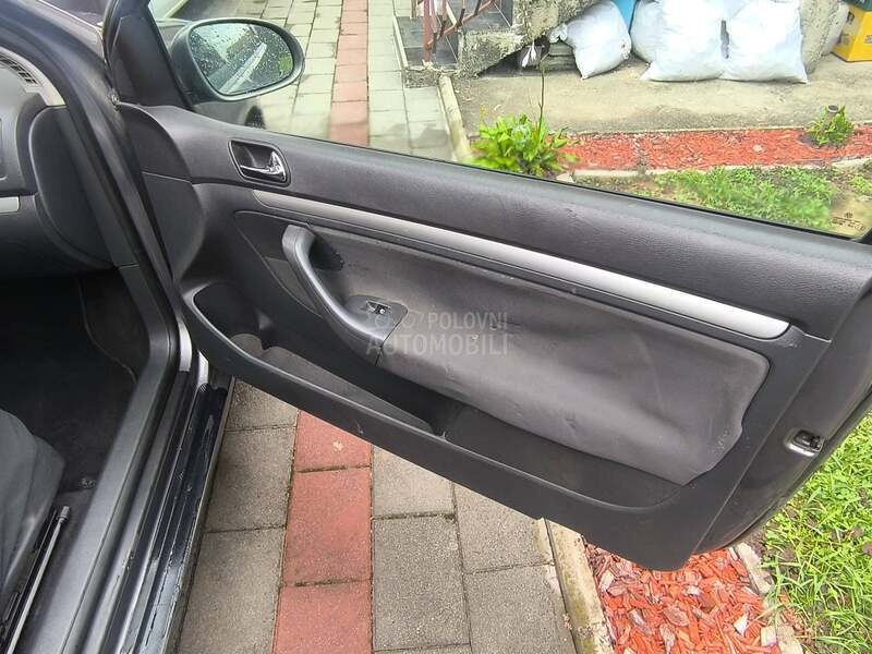 Volkswagen Golf 5 2,0tdi