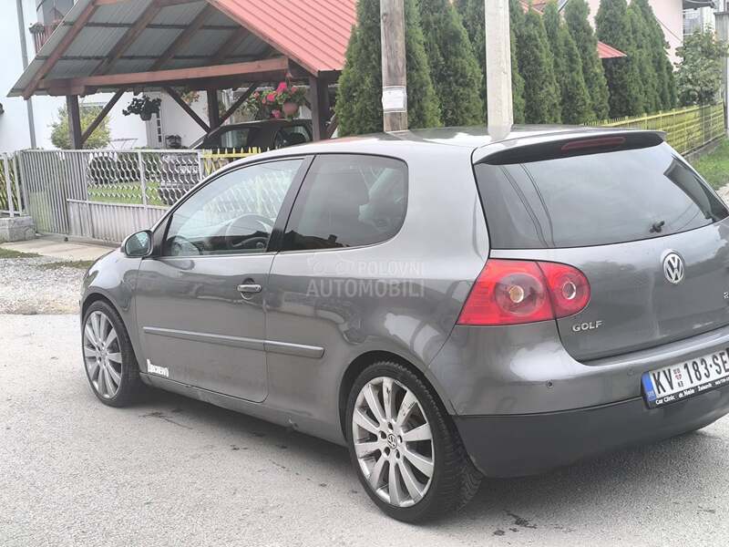 Volkswagen Golf 5 2,0tdi