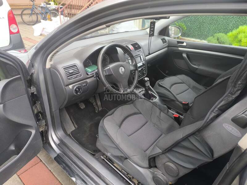 Volkswagen Golf 5 2,0tdi