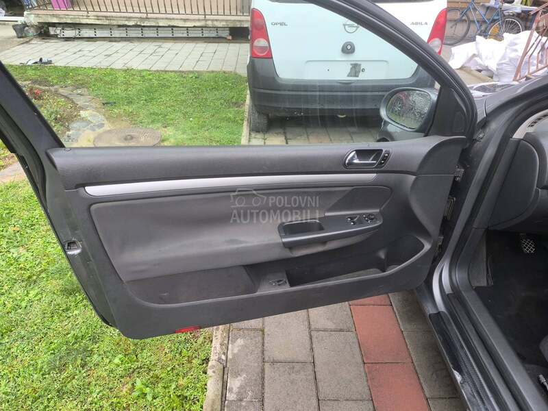 Volkswagen Golf 5 2,0tdi